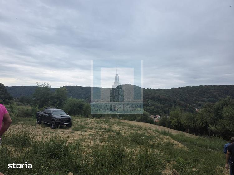 Teren de 1550 mp, în Central