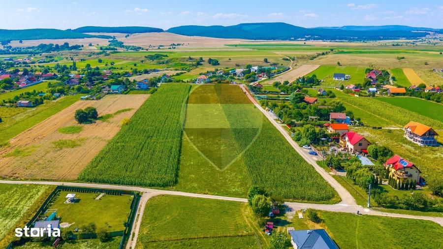 Teren de 10800 mp, în Hărman