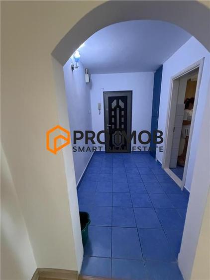 Garsonieră decomandată în Micro 5
