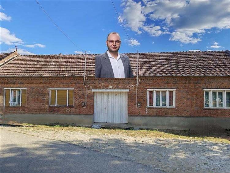 Casă individuală cu 7 camere cu Teren 842 Mp în Naidăș
