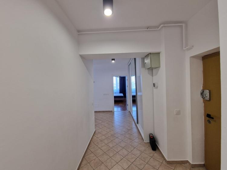 Apartament cu 3 camere decomandat, mobilat în Calea Călărașilor