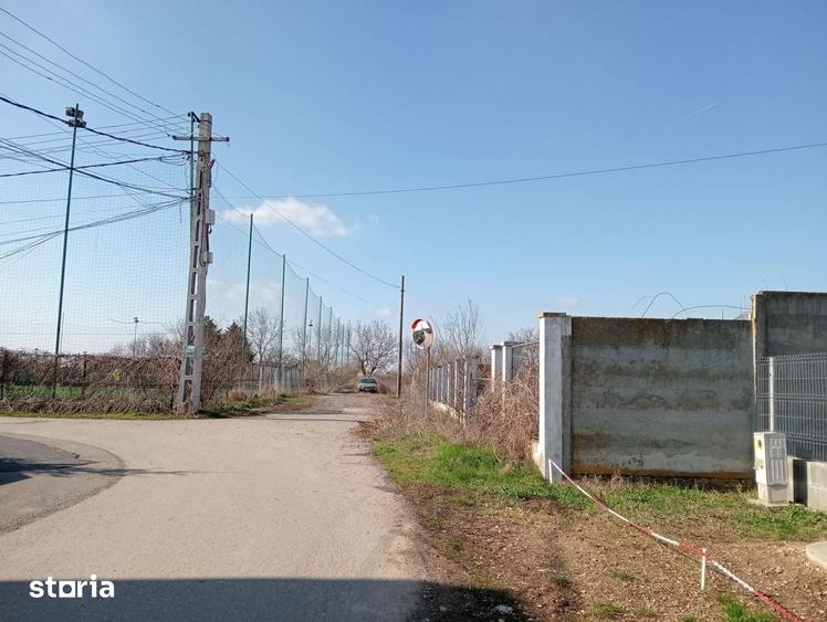 Teren de 4635 mp, în Crevedia