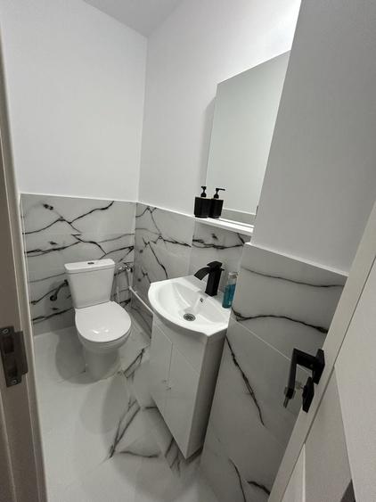 Apartament cu 3 camere decomandat în Exterior Vest