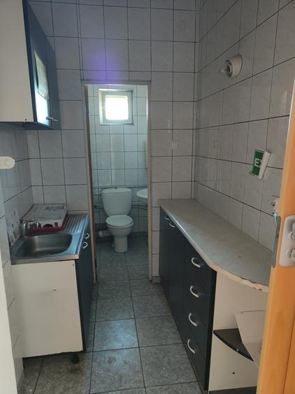 Birou, de 260 mp, în Astra