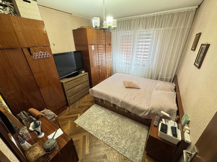 Apartament cu 3 camere decomandat, mobilat în Delfinariu