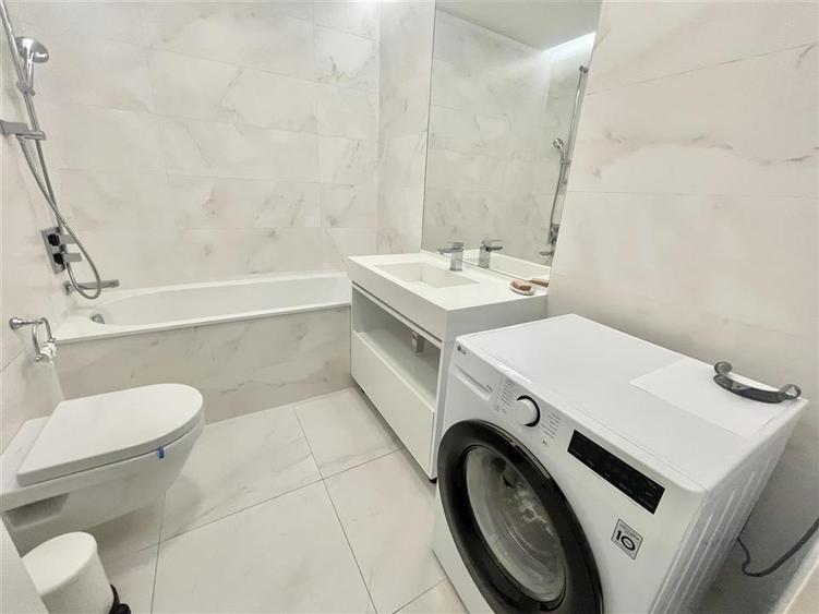 Apartament cu 4 camere decomandat, mobilat în Herăstrău