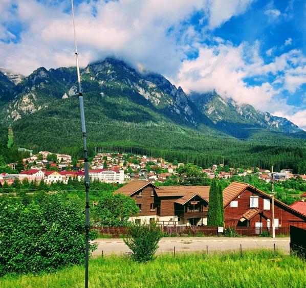 Apartament cu 3 camere decomandat, mobilat în Bușteni