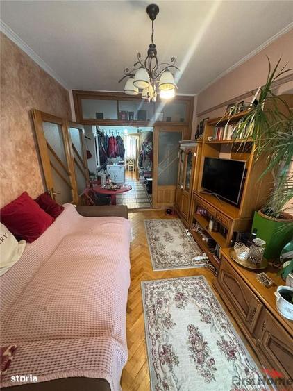 Apartament cu 4 camere decomandat în Ultracentral