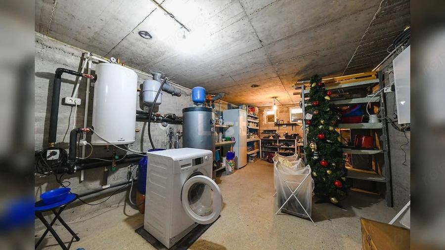 Casă cu 7 camere cu Teren 500 Mp în Gilău
