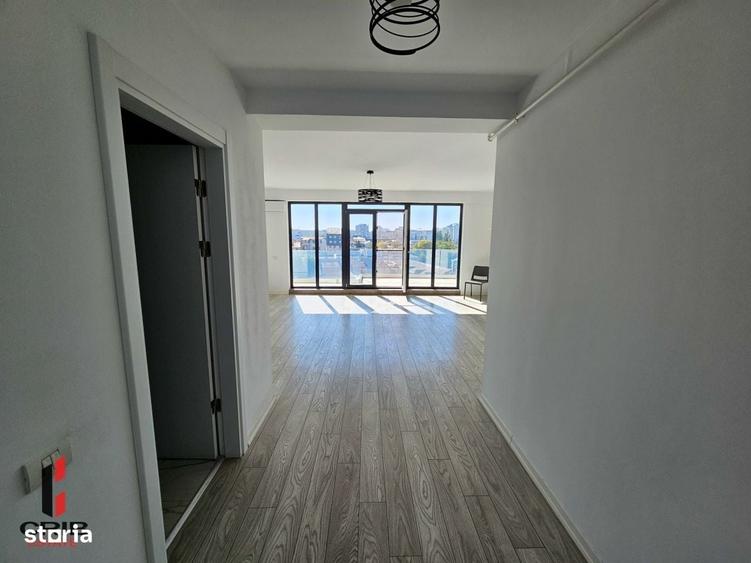 Apartament cu 3 camere în Matei Voievod
