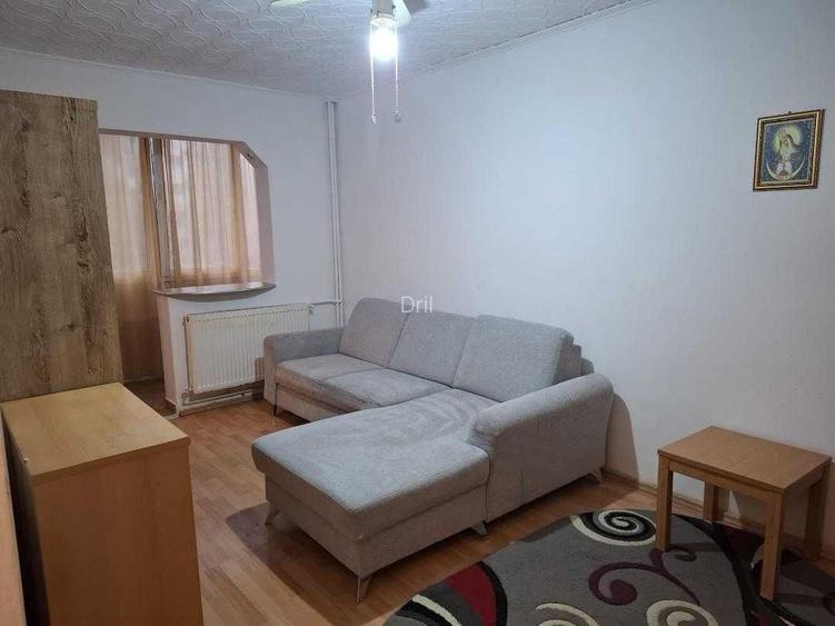Garsoniere de inchiriat Arad, Micalaca, langa LIDL. ETAJ 1, utilata incepand cu 01 noiembrie 2026. Pret 200 euro/ luna plus garantie 200 euro.