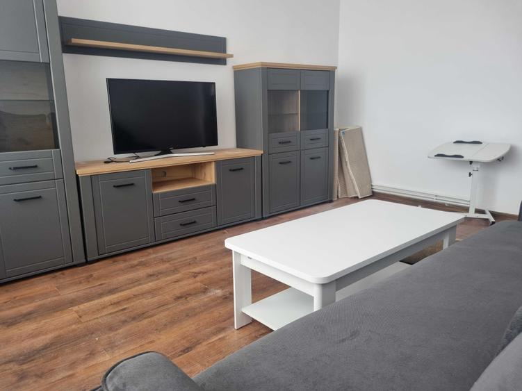 Apartament cu 2 camere decomandat în Podgoria