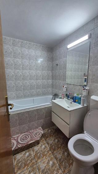 Apartament cu 4 camere decomandat în Crângași