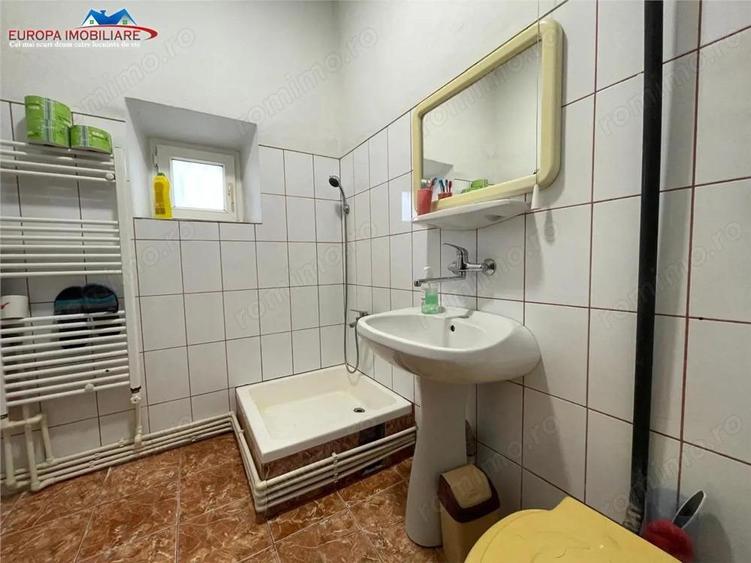 Casă cu Teren 101 Mp în Central