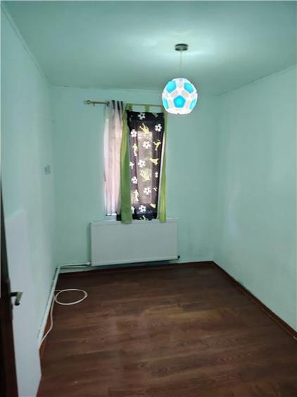Apartament cu 3 camere decomandat în Exterior Est