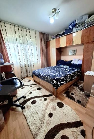 Apartament cu 3 camere decomandat, mobilat în Central — fotografia 1