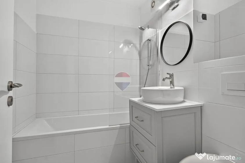 Apartament cu 4 camere decomandat în Polivalentă