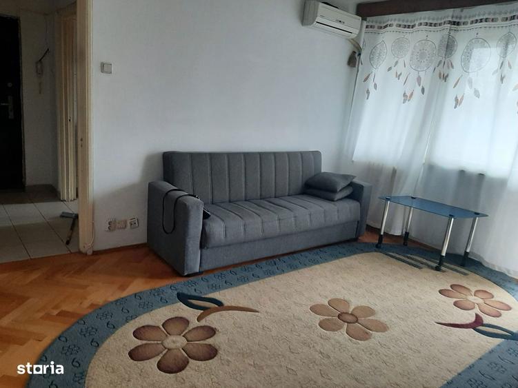 Apartament cu 3 camere semidecomandat în Drumul Taberei