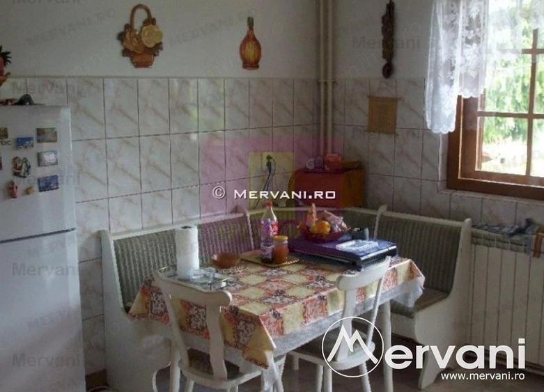 Casă cu 2 camere cu Teren 545 Mp în Central