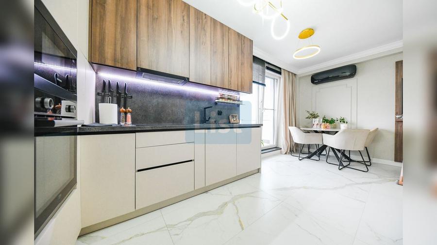 Apartament cu 3 camere semidecomandat, mobilat în Florești