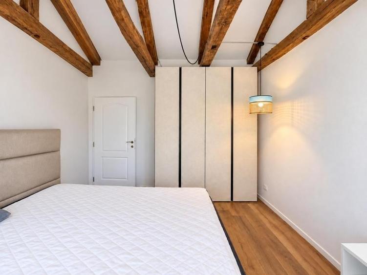 Casă cu 4 camere cu Teren 1534 Mp în Piscu