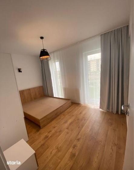 Apartament cu 2 camere decomandat în Tractorul