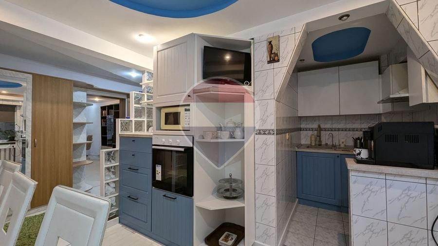 Apartament cu 3 camere decomandat, mobilat în P-ța Alba Iulia