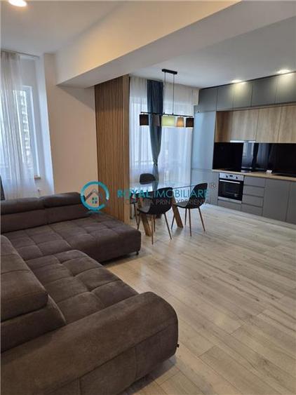 Apartament cu 3 camere decomandat, mobilat în 9 Mai