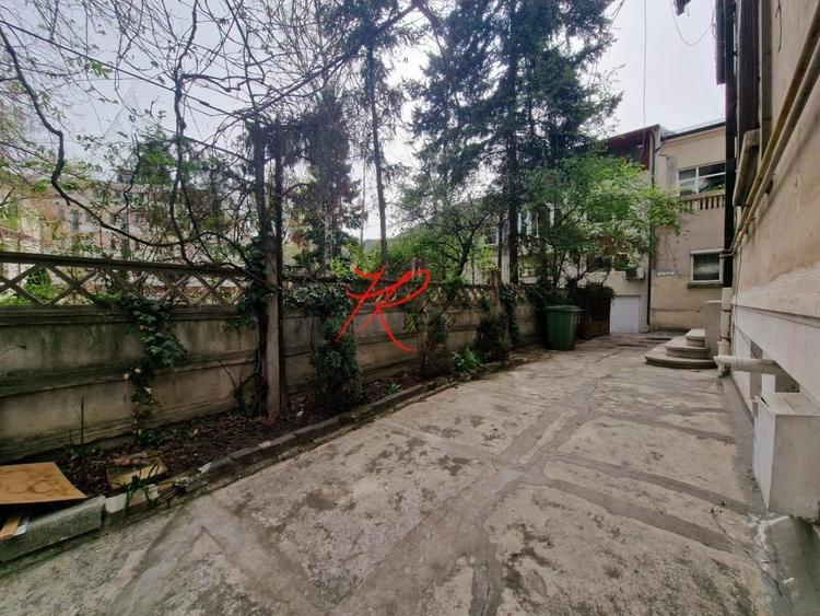 Apartament cu 5 camere decomandat în Grădina Icoanei