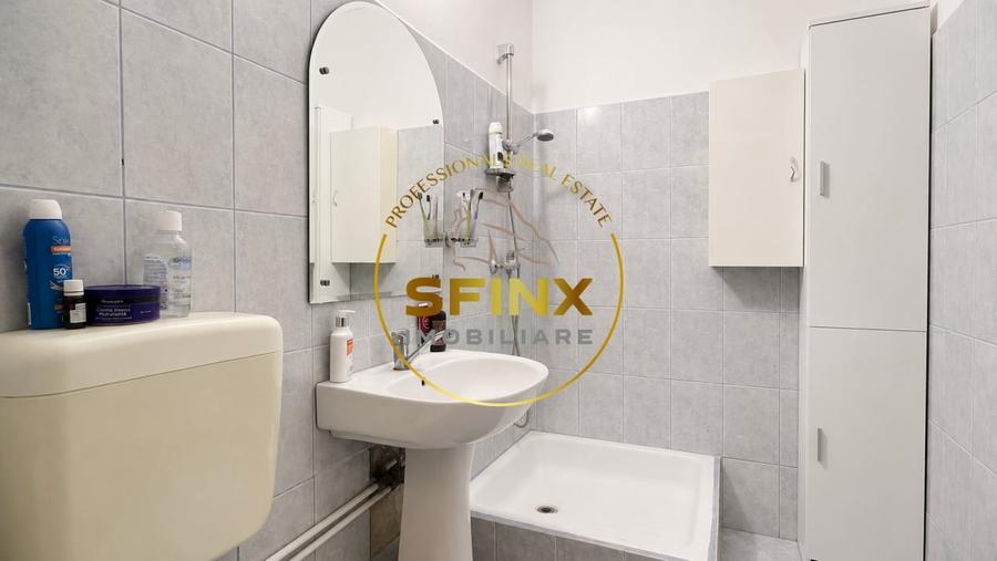 Apartament cu 4 camere semidecomandat, mobilat în Politehnica