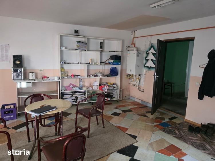 Casă cu 4 camere semidecomandat cu Teren 343 Mp în George Enescu
