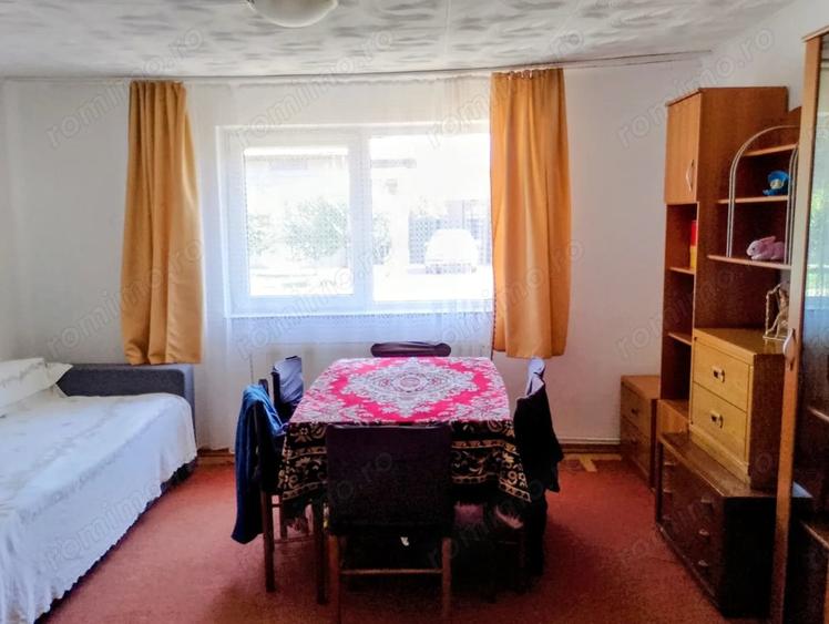 Casă cu 4 camere cu Teren 1800 Mp în Chizătău