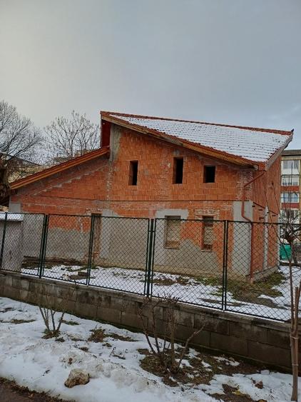 Casă individuală cu 4 camere cu Teren 410 Mp în Complex Studențesc