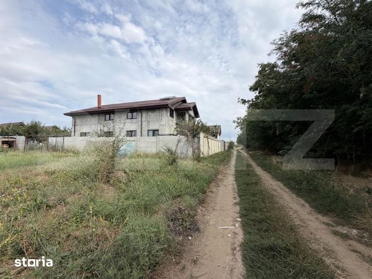Teren de 702 mp, în Central