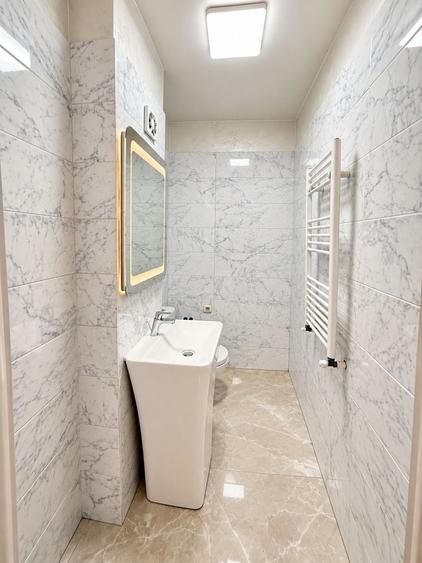 Apartament cu 3 camere decomandat în Sud