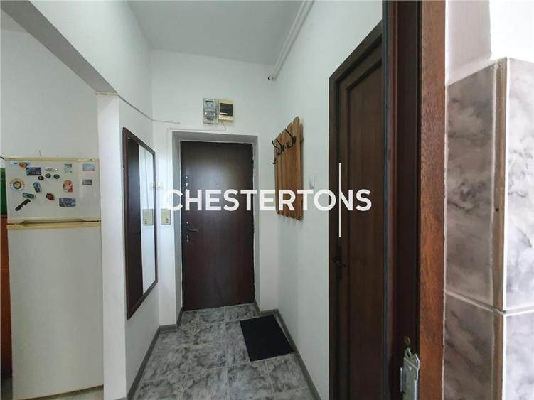 Apartament cu 2 camere decomandat, mobilat în Central