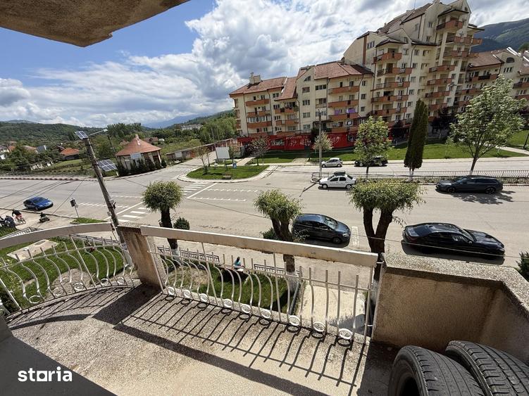 Apartament cu 3 camere în Uric