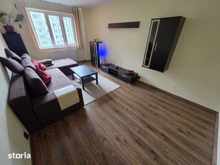 Apartament cu 3 camere decomandat în Titan