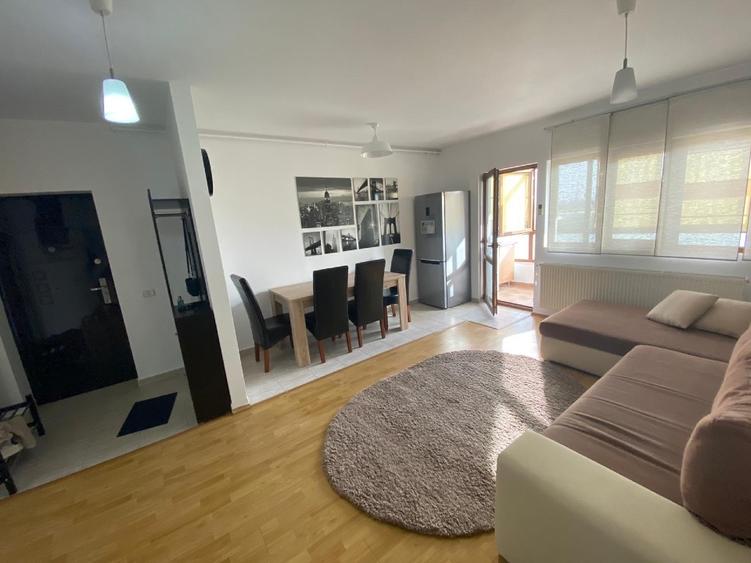 Apartament cu 2 camere decomandat, mobilat în Central