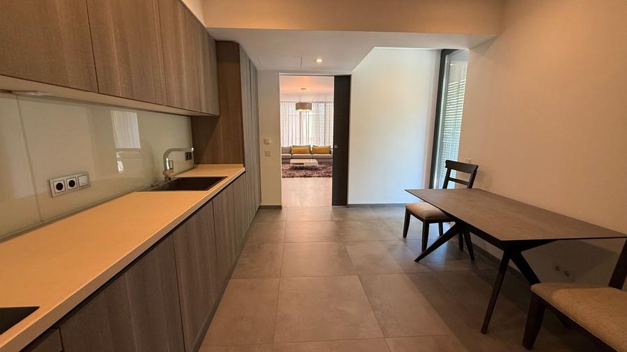 Apartament cu 5 camere decomandat în Primăverii