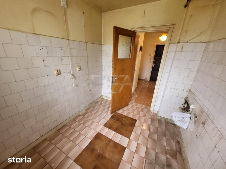 Apartament cu 4 camere semidecomandat în Sălăjan