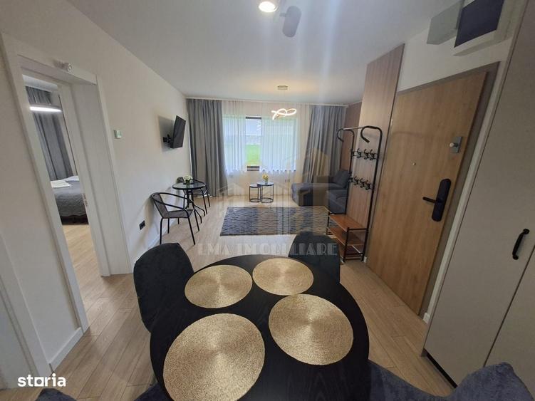 Apartament cu 2 camere decomandat în Poiana Brașov