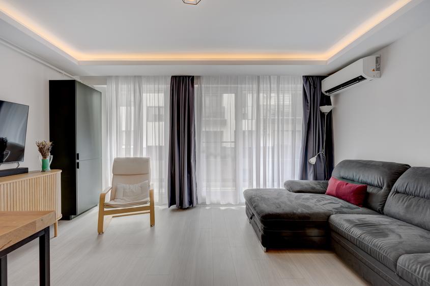 Apartament cu 3 camere decomandat în Titan