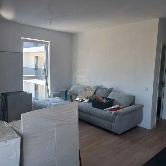 Apartament cu 2 camere semidecomandat în Florești