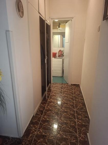 Apartament cu 4 camere decomandat, mobilat în Tineretului