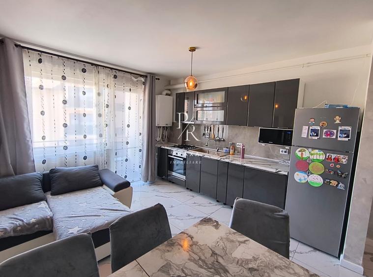 Apartament cu 3 camere semidecomandat, mobilat în Florești