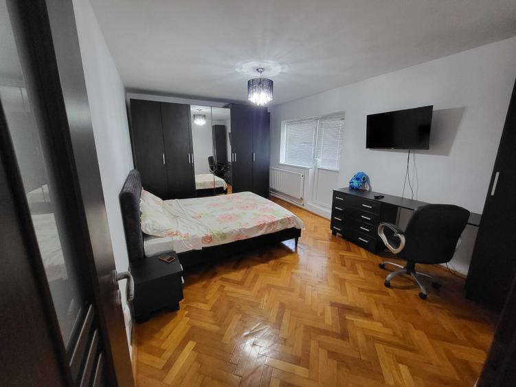 Apartament cu 2 camere decomandat în Girocului