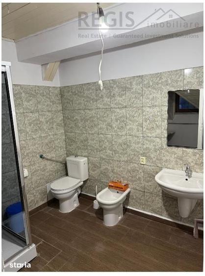 Casă cu 6 camere cu Teren 600 Mp în Schei