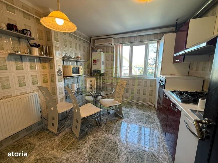 Apartament cu 3 camere decomandat în Calea București