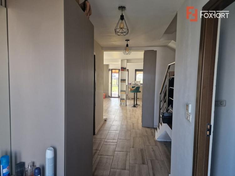 Duplex cu 5 camere cu Canalizare în Moșnița Veche